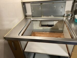 熊本キッチン取付け隊　TOTO特殊コンロの工事　施工前