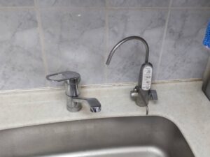 岡山キッチン取付け隊　アルカリイオン整水器の工事　施工前