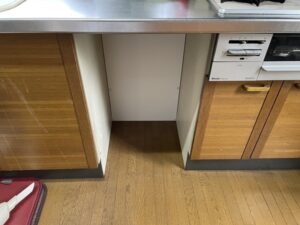 食洗機とかの機器を取り外して収納スペースに活用　オープン収納に取替　サンウェーブ　施工後