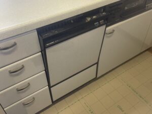 オープン収納に取替　施工前