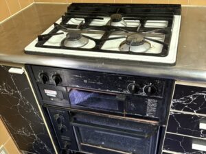 ガスオーブン撤去（ガスコンロ交換）　施工前