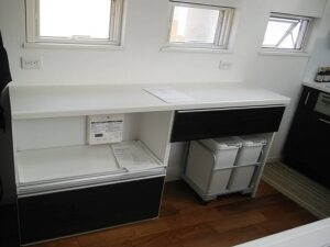 キッチン収納でのお悩み解決　キッチン家電収納ユニットを取付ける　施工後