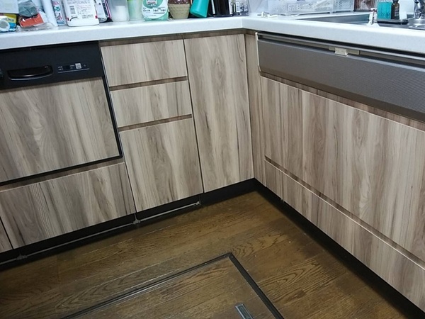 キッチンの扉を交換したい！　キッチン扉を替えて、リフレッシュ　施工後