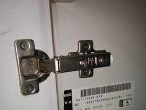 福島キッチン取付け隊　キッチン扉蝶番メンテナンス