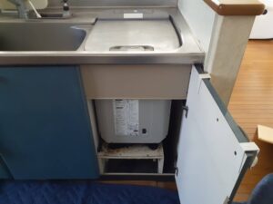 食洗機とかの機器を取り外して収納スペースに活用　サンウェーブトップオープン　施工前