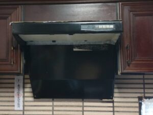 岐阜キッチン取付け隊　シロッコファンフードの取替　施工前
