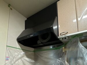 岡山キッチン取付け隊　シロッコファンフードの取替　施工前