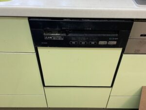 群馬キッチン取付け隊　食洗機前パネルでを楽しむ　施工前