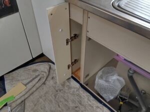 食洗機とかの機器を取り外して収納スペースに活用　スライド米びつ　施工後