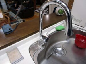 鹿児島キッチン取付け隊　タッチレス水栓の取替　施工前