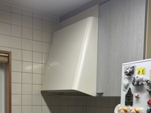 岡山キッチン取付け隊　プロペラファンフード取替　施工前