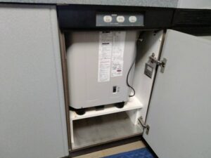 食洗機とかの機器を取り外して収納スペースに活用　ヤマハトップオープン　収納増える　施工前