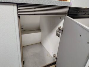 食洗機とかの機器を取り外して収納スペースに活用　ヤマハトップオープン　収納増える　施工後