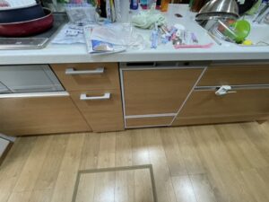 浅型スライドをフロントオープン食洗機へ　扉カラーが同じで良かった　LIXIL施工後