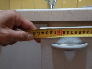 キッチンの扉を交換したい！　扉（一枚）の幅サイズ