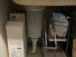 岐阜キッチン取付け隊　排水トラップの交換　施工前