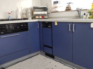 食洗機とかの機器を取り外して収納スペースに活用　撤去後の仕上がりへのこだわり　30ｃｍフロント　施工前