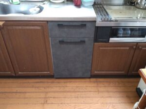 食洗機とかの機器を取り外して収納スペースに活用　撤去後の仕上がりへのこだわり　スタイリッシュ　施工後