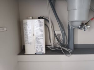 キッチン収納でのお悩み解決　整水器はもう要らない　施工前