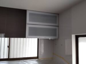 キッチン収納でのお悩み解決　普通の吊り戸棚へ交換　施工前