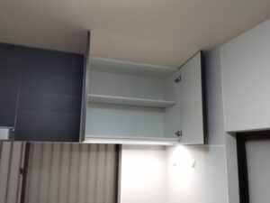 キッチン収納でのお悩み解決　普通の吊り戸棚へ交換　施工後