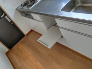 機器を外して収納スペース化　施工後