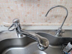 浄水器一体水栓にまとめる　施工前