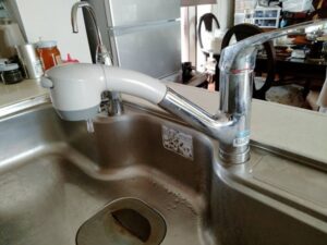 群馬キッチン取付け隊　浄水器一体水栓の取替　施工前
