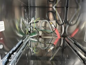 浅型スライドをフロントオープン食洗機へ　リンナイ　給排水の位置替え　施工前