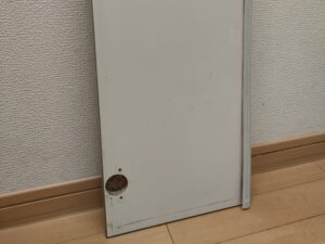 キッチン蝶番メンテナンス　蝶番のカップをはめる座繰りの穴の径とサイズ