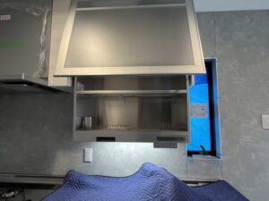 キッチン収納でのお悩み解決　電動昇降乾燥機（収納）後付け　　施工後