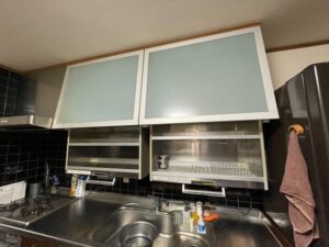 キッチン収納でのお悩み解決　電動昇降機を取り替える　施工前