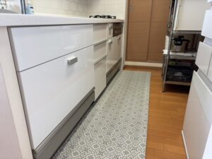 キッチンの扉を交換したい！　食洗機撤去した扉色に合わせたい　施工後