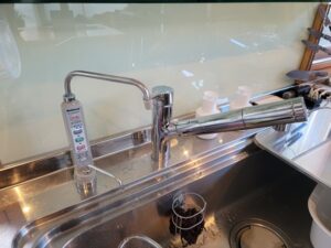 大分キッチン取付け隊　アルカリイオン整水器の工事　施工前