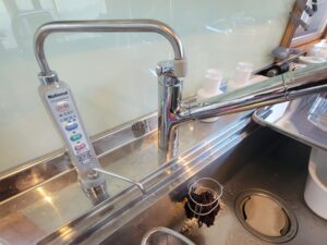 青森キッチン取付け隊 アルカリイオン整水器の工事 施工前