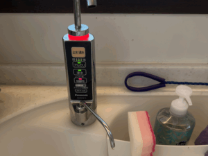 鳥取キッチン取付け隊 アルカリイオン整水器の工事 施工前