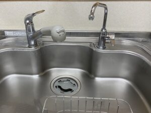 長崎キッチン取付け隊 カートリッジそのままで浄水栓の交換 施工前