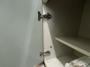 山梨キッチン取付け隊　キッチン扉蝶番メンテナンス　施工後