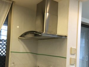 岩手キッチン取付け隊 シロッコファンフードの取替 施工前
