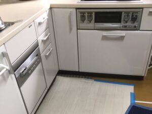 秋田キッチン取付け隊 シンク下食洗機リフォーム 施工前