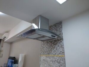 岩手キッチン取付け隊 センターレンジフードの取替 施工前