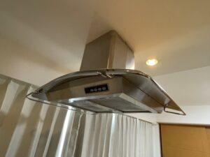 福井キッチン取付け隊　センターレンジフードの取替　施工前