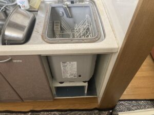 山形キッチン取付け隊　トップオープン食洗機の工事　施工前 