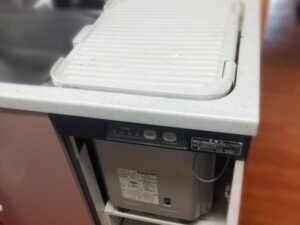 山梨キッチン取付け隊　トップオープン食洗機の工事　施工前