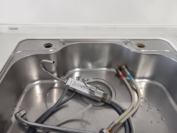 高知キッチン取付け隊　ビルトイン浄水器リフォーム