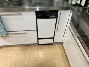 フロントオープン食洗機の工事　施工前