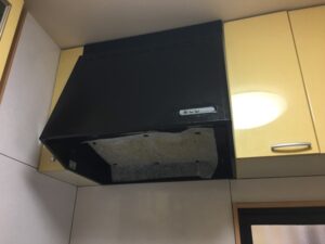 高知キッチン取付け隊　プロペラからシロッコファンへの取替　施工前