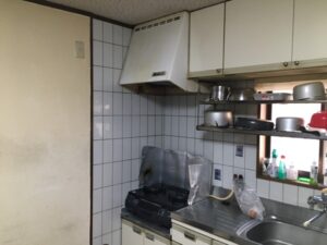 佐賀キッチン取付け隊　プロペラファンフード取替　施工前