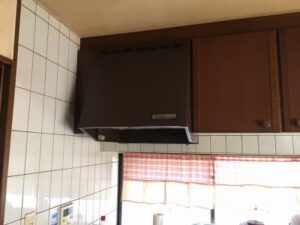 秋田キッチン取付け隊 プロペラファンフード取替 施工前