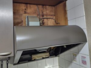 岩手キッチン取付け隊 ヤマハサイクロンフードの取替 施工前